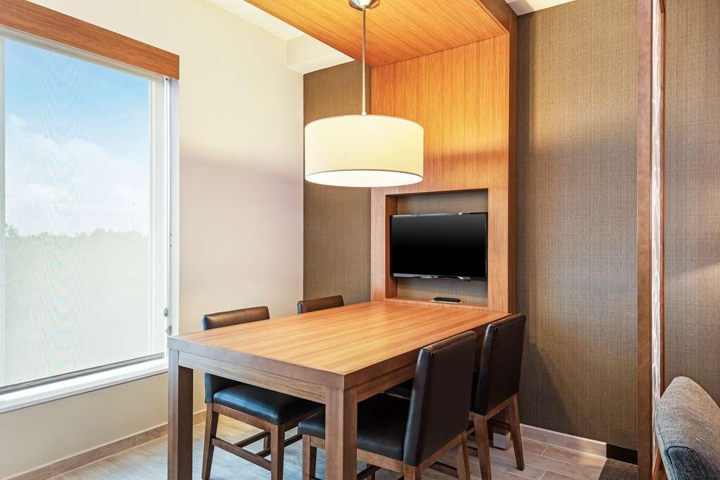 Hyatt Place Tampa/Wesley Chapel Lutz Room photo